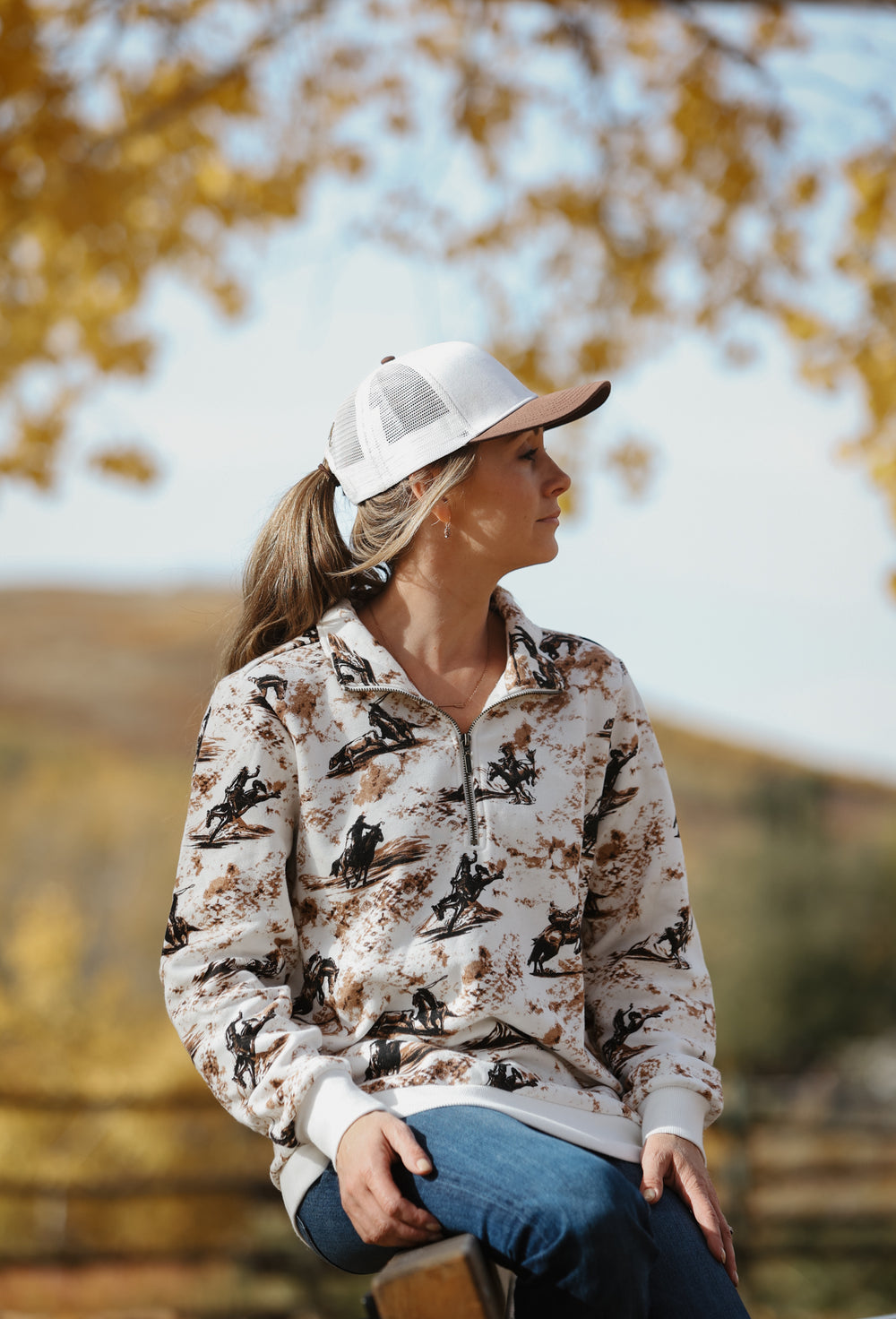 Wrangler - Women's 1/4 Zip Sweatshirt Bold Bucking