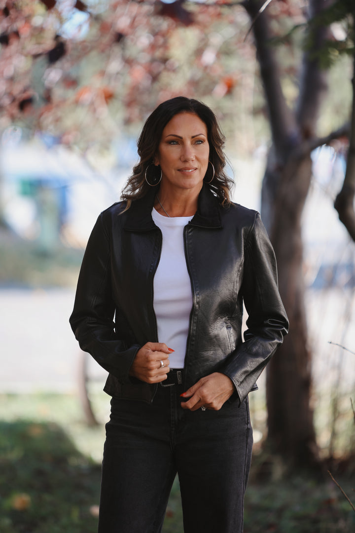 Mauritius - Women's Tabitha Velvet Lined Clean Jacket - Black