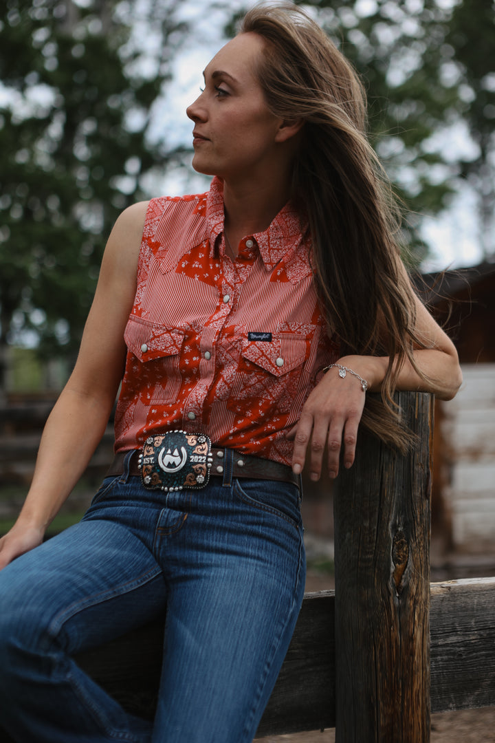 Wrangler - Women's Sleeveless Western Red Snap top
