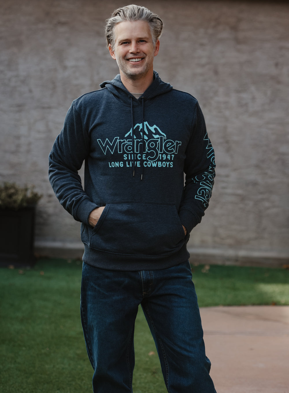 Wrangler - Men's Hoodie with Mountain Crest