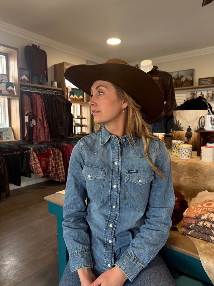Wrangler - Women's Denim Snap Shirt - Tinted Denim